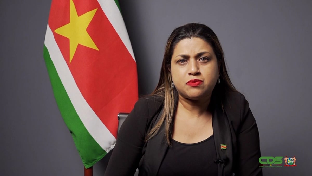 Beveiligers van minister Lalinie Gopal aangehouden na diefstal uit tas