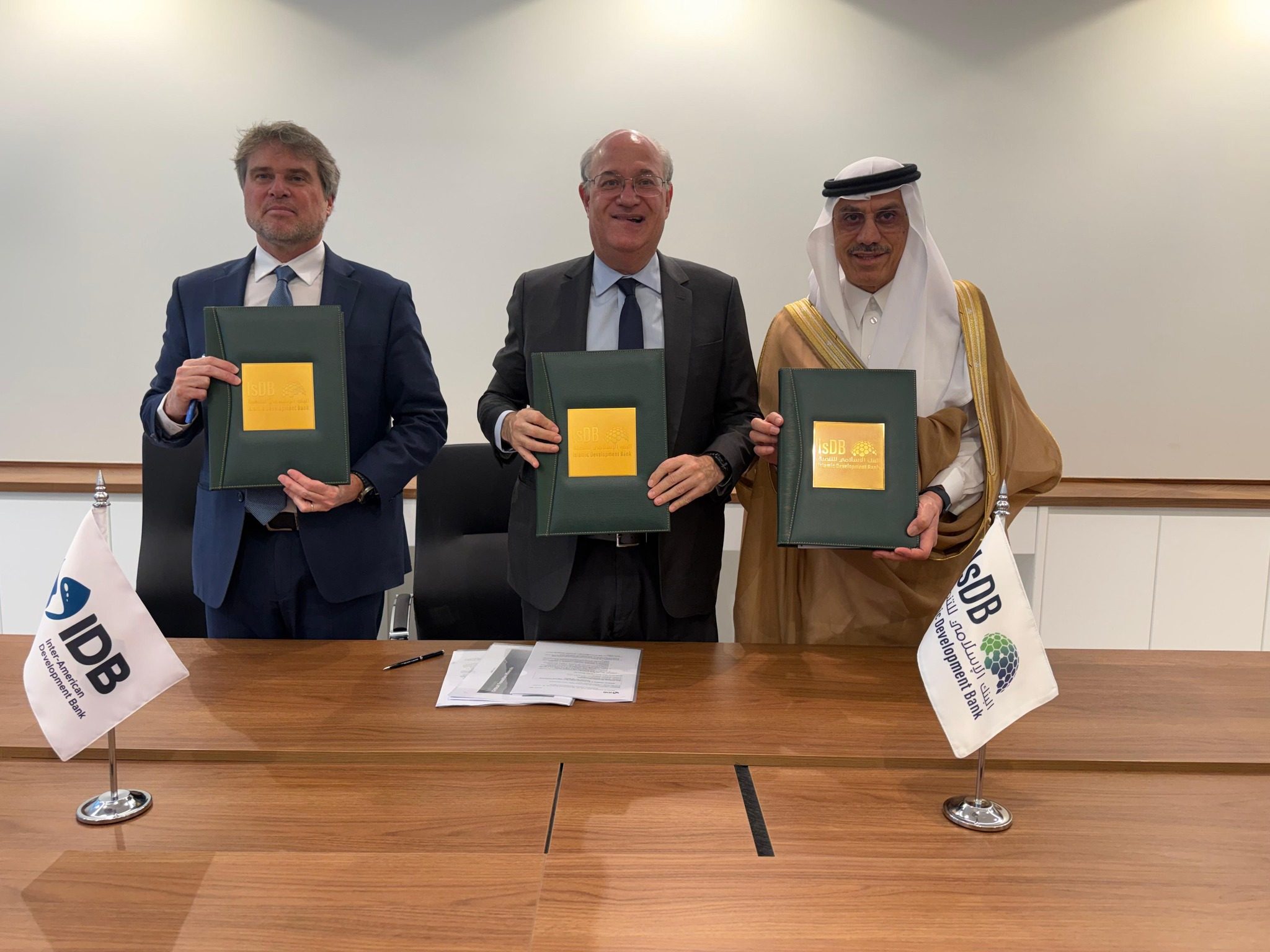 'Big banks eye oil boom'