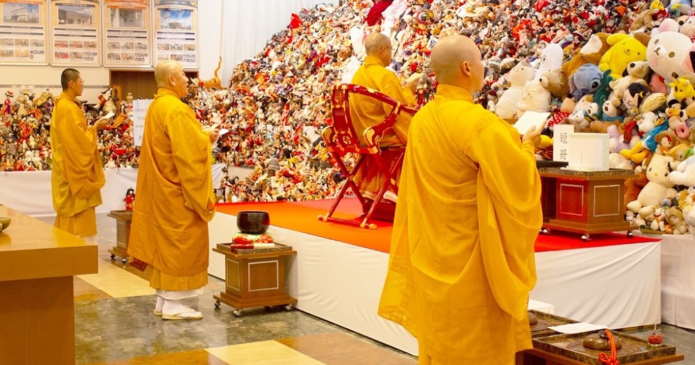 Buddhist monks in Japan preparing to hold funeral service for thousands of stuffed animals, dolls