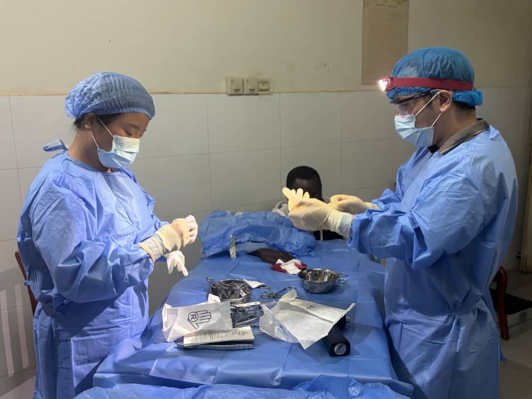 Chinese Medical Team Performs Sierra Leone’s First-Ever Finger Replantation Surgery