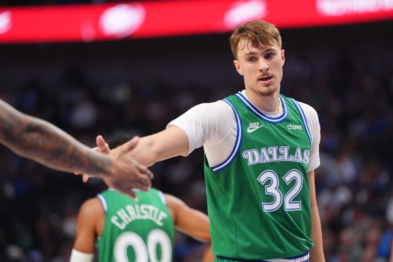 Cooper Flagg scores 22 points as Mavericks earn 1st victory