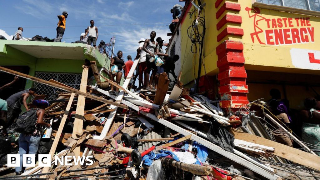 Death toll rises as aid effort struggles to reach parts of Jamaica