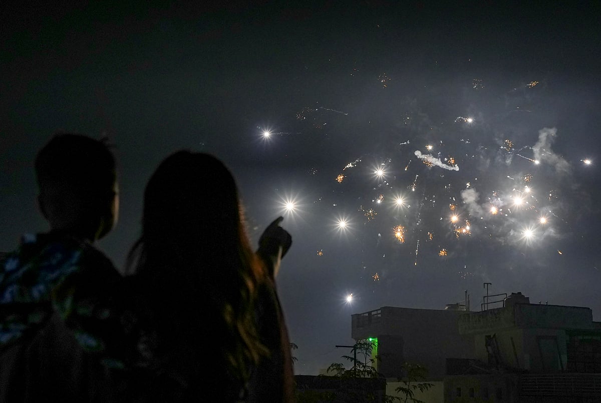 Delhi's AQI Tops 350 Despite Green Firecracker Ban