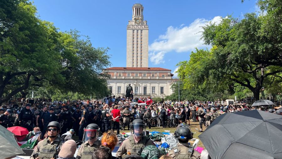 District judge issues temporary injunction, prevents UT system from enforcing campus free speech law
