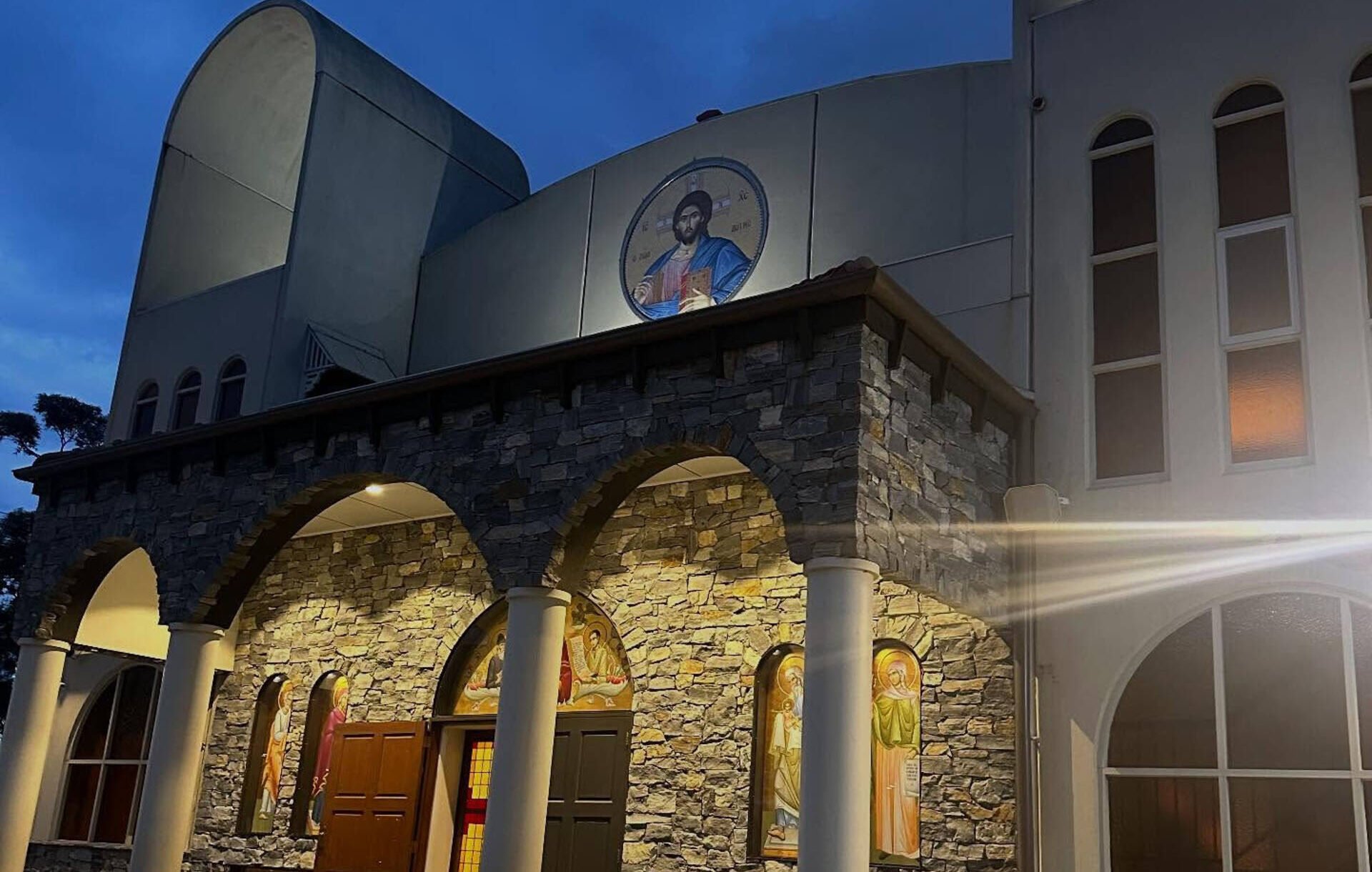 Disturbance at a Greek school in Coburg, man in custody for attempted child abduction