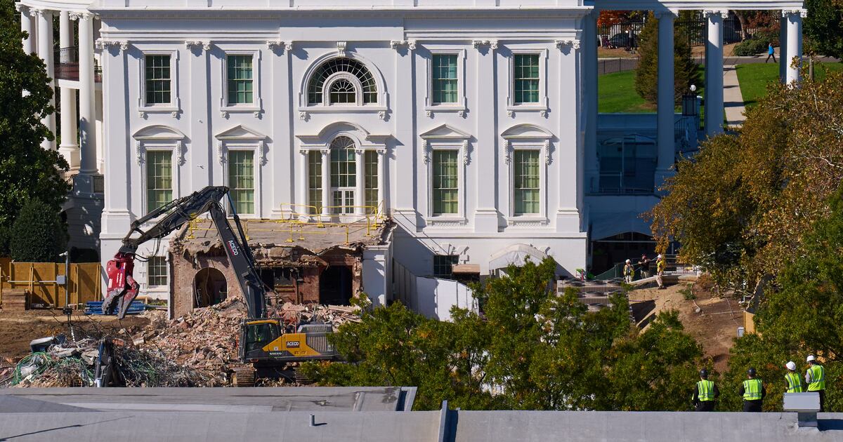 Entire White House East Wing demolished as Trump moves forward with ballroom construction