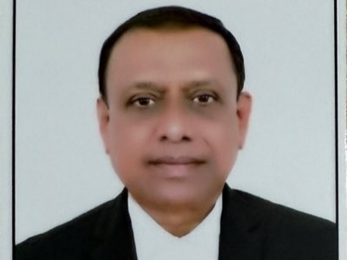 Ex-LIC Chairman Slams Washington Post For Allegations Over Investment In Adani Group