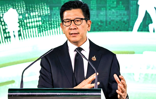 Finance Minister issues warning on year end growth and rising cost of public debt. Danger of the Abyss