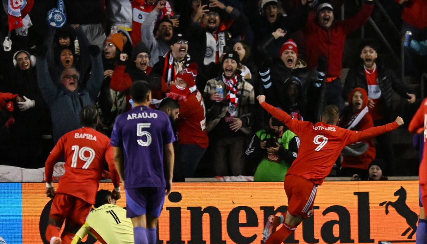 Fire advance in MLS playoffs with 3-1 win over Orlando behind Hugo Cuypers' two goals