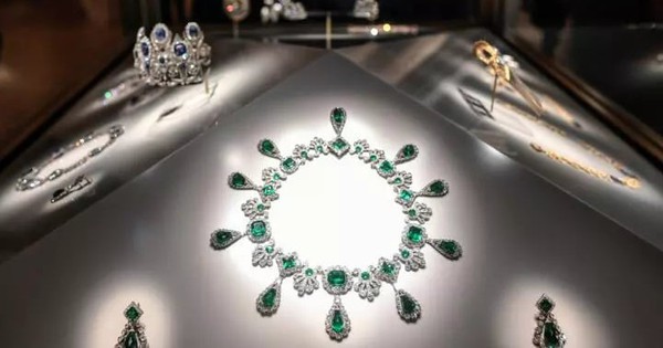 France arrests five new suspects over Louvre heist: prosecutor