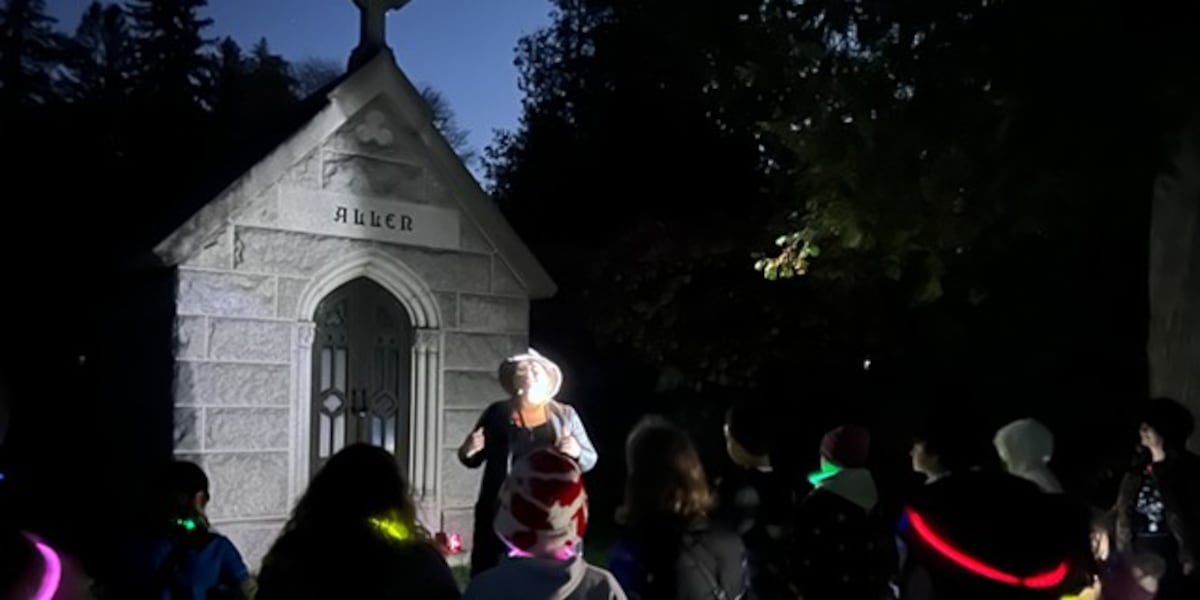 Ghostwalk showcases Burlington’s spooky history