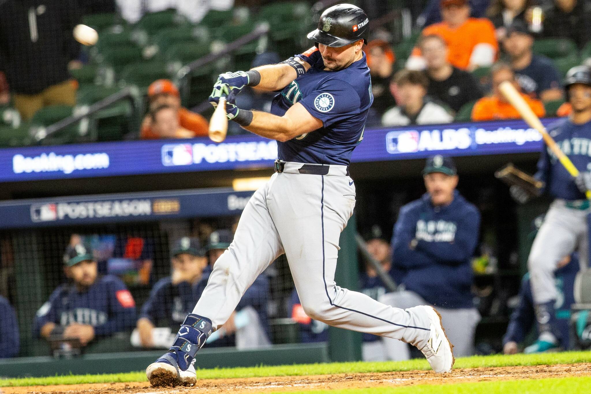 Seattle Mariners designated hitter Cal Raleigh (29) hits a home run during Game 3 of the ALDS on Tuesday, Oct. 7, 2025, at Comerica Park. The Mariners defeated the Tigers, 8-4.