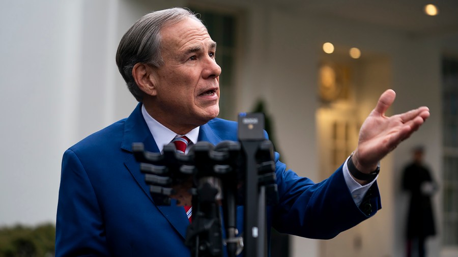 Gov. Abbott rallies behind Trump's decision to deploy Texas National Guard to Illinois, Oregon