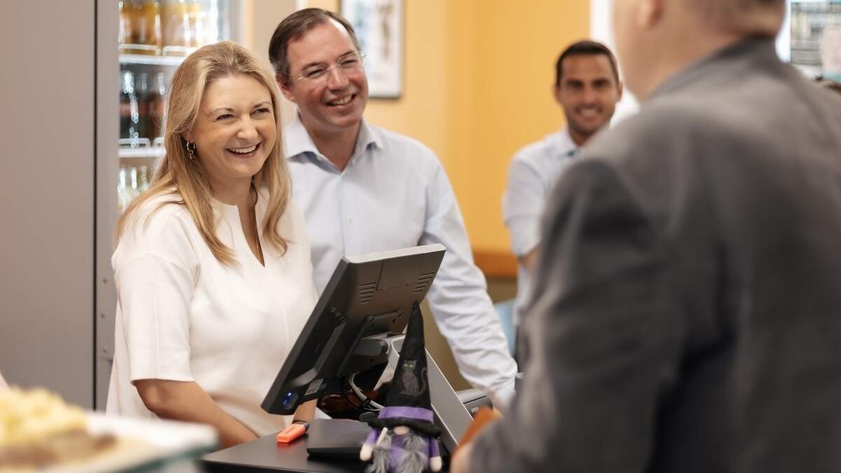 The Grand Duke and Grand Duchess at the Vollekskichen social restaurant in Bonnevoie on Wednesday