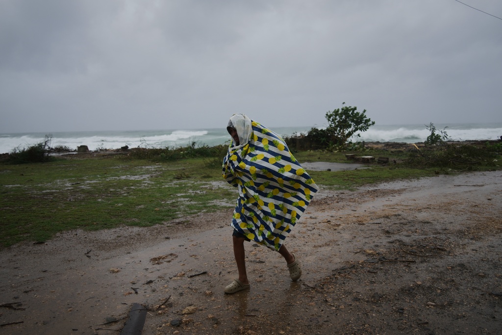 Hurricane Melissa charges toward Cuba after pummeling Jamaica with historic power