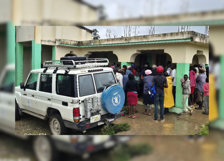 Hurricane Melissa forces 900 Haitian families into temporary shelters.