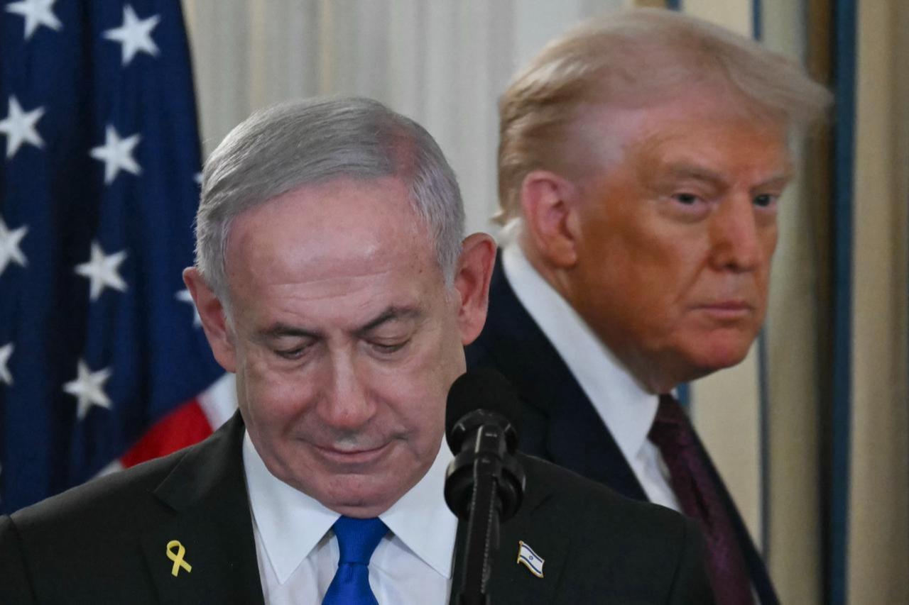 US President Donald Trump and Israeli Prime Minister Benjamin Netanyahu (L) arrive for a press conference in the State Dining Room of the White House in Washington, DC on Sept. 29, 2025. (AFP Photo)