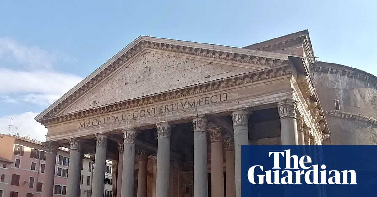 Japanese tourist dies in fall from Pantheon in Rome | Italy