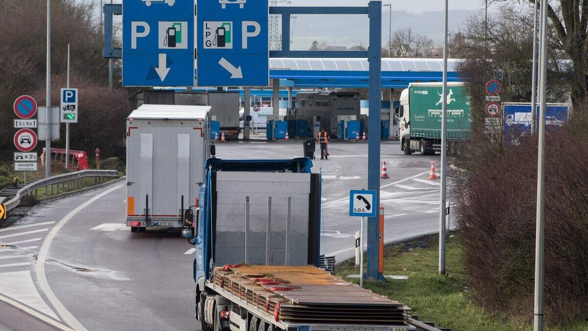The Berchem motorway service station will be closed throughout the weekend in both directions