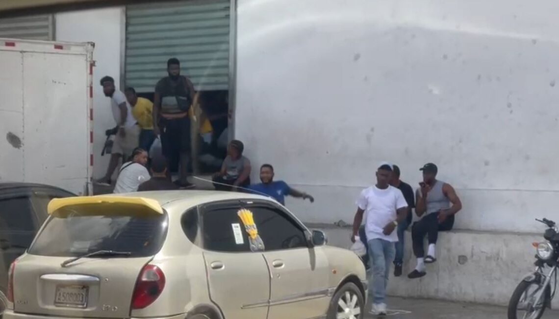 MIVED raids Suplax store operating illegally after official closure