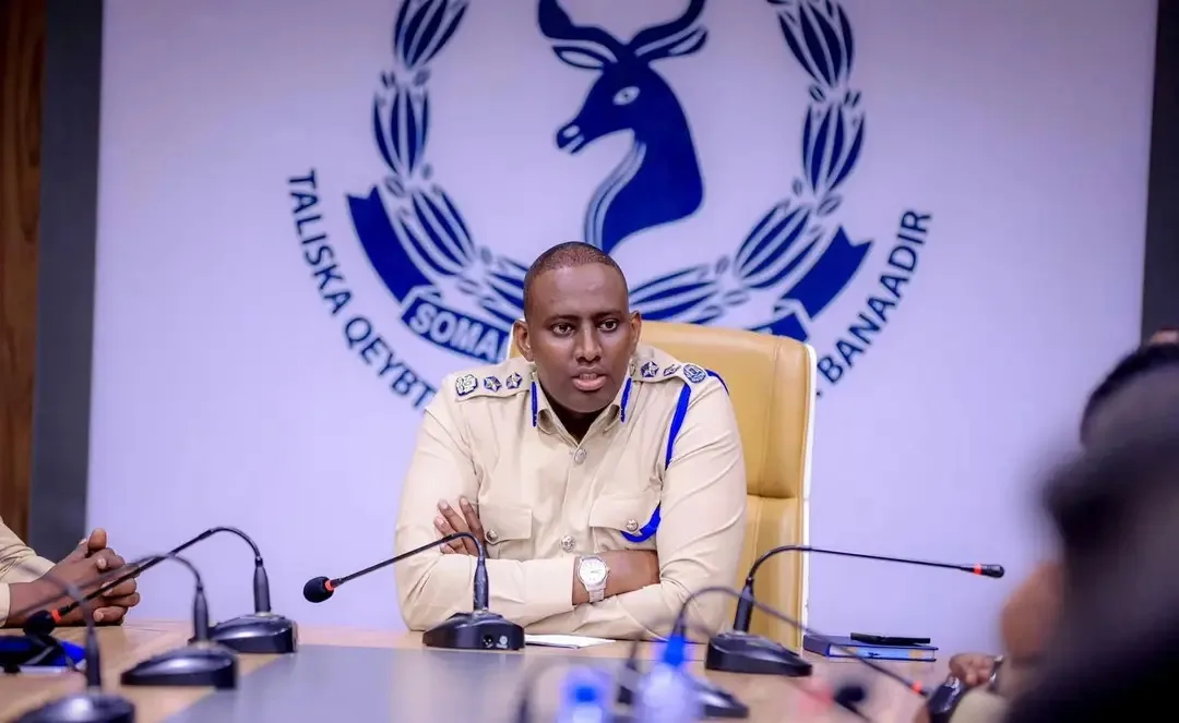 Macallin Mahdi oo amar culus siiyay saraakiisha amniga Muqdisho + Sawirro