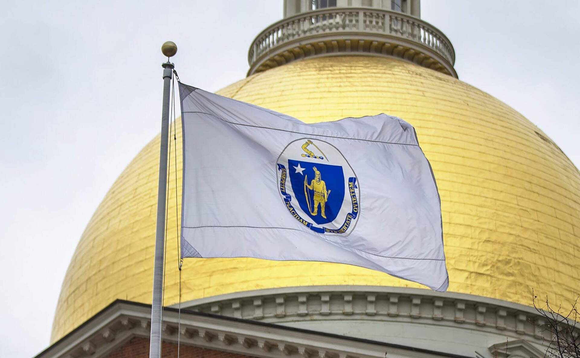 Mass. senator halts State House business over shutdown blame game