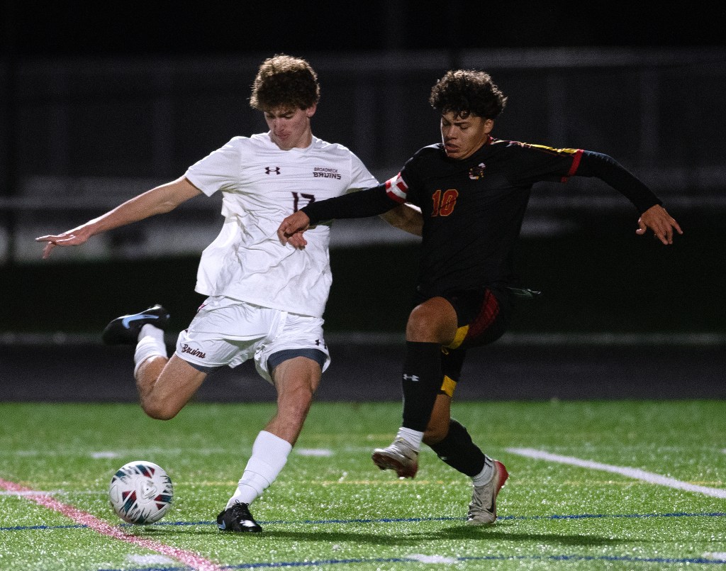 No. 10 Broadneck boys soccer hands No. 6 Crofton its first loss, 2-1