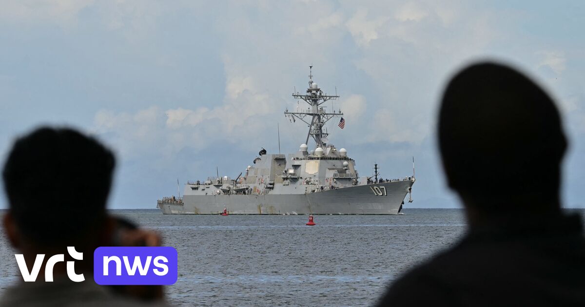 Oorlogsschip USS Gravely komt aan in Trinidad en Tobago, op 10 kilometer van Venezuela