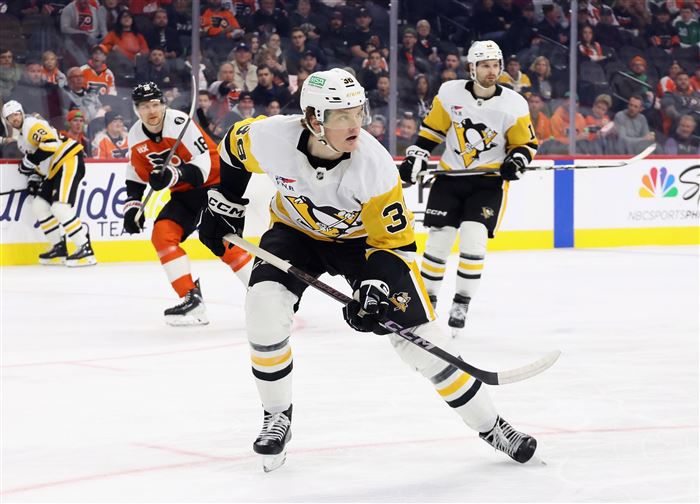 Owen Pickering makes his season debut in Philly, hoping to stick with the Penguins this time around