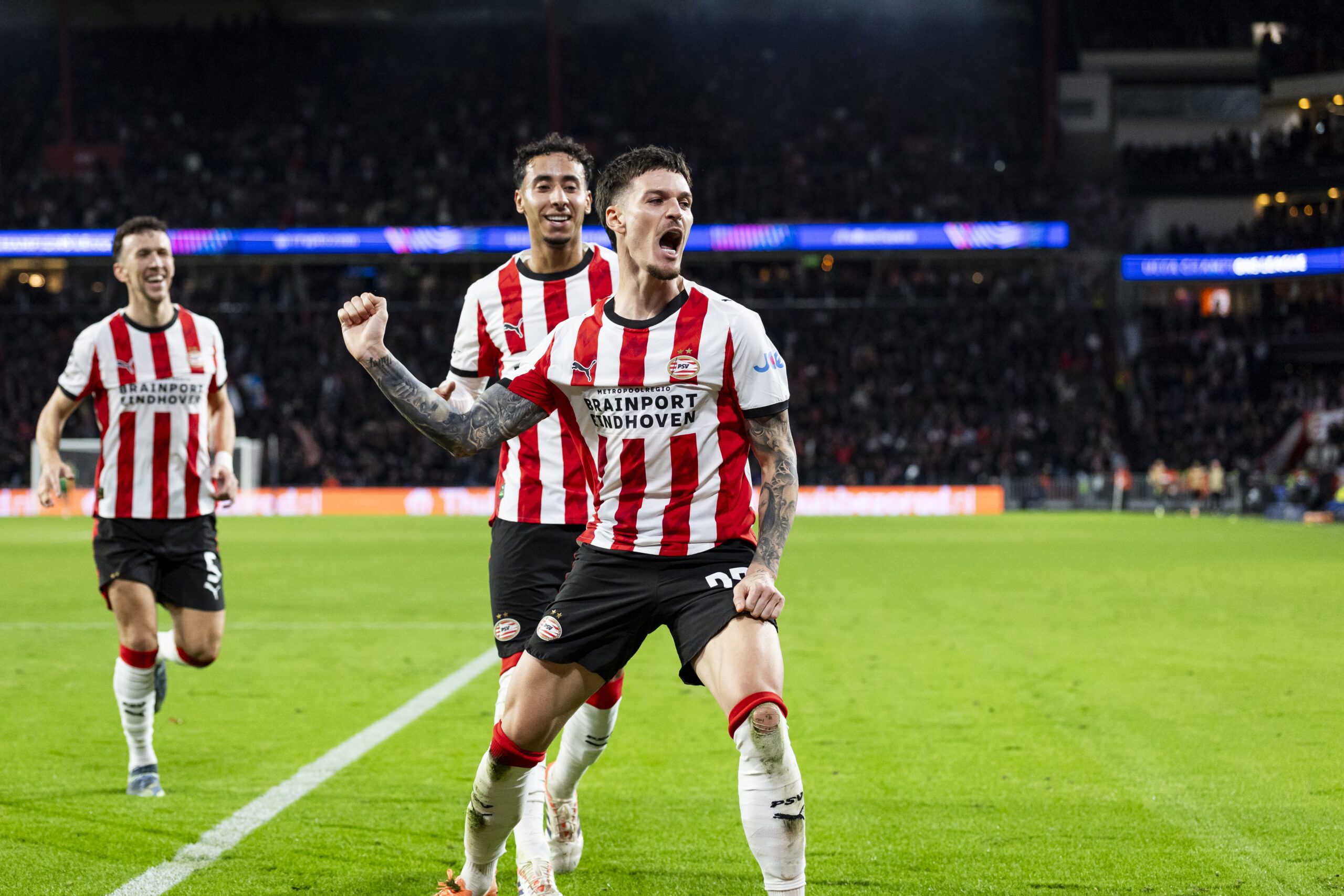 PSV light up Philips stadium with six-goal win against Napoli