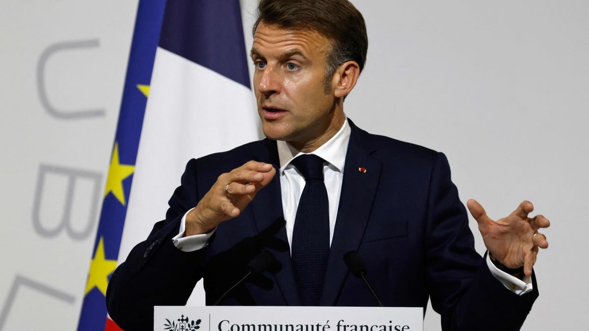 France's President Emmanuel Macron delivers an address during a reception for members of the French community at the International French School (IFS) in Singapore on May 30, 2025. (Photo by Ludovic MARIN / AFP)