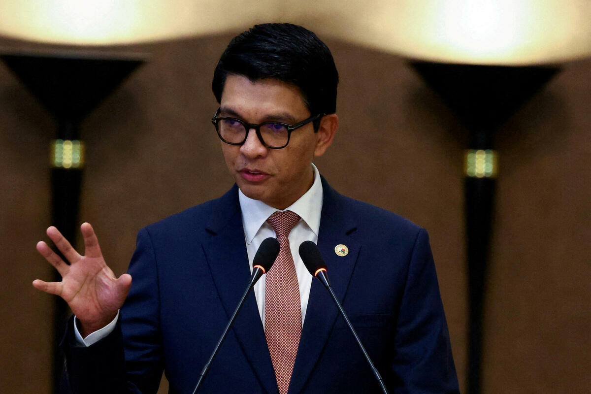 Predsjednik Madagaskara raspustio parlament nakon bjekstva iz zemlje