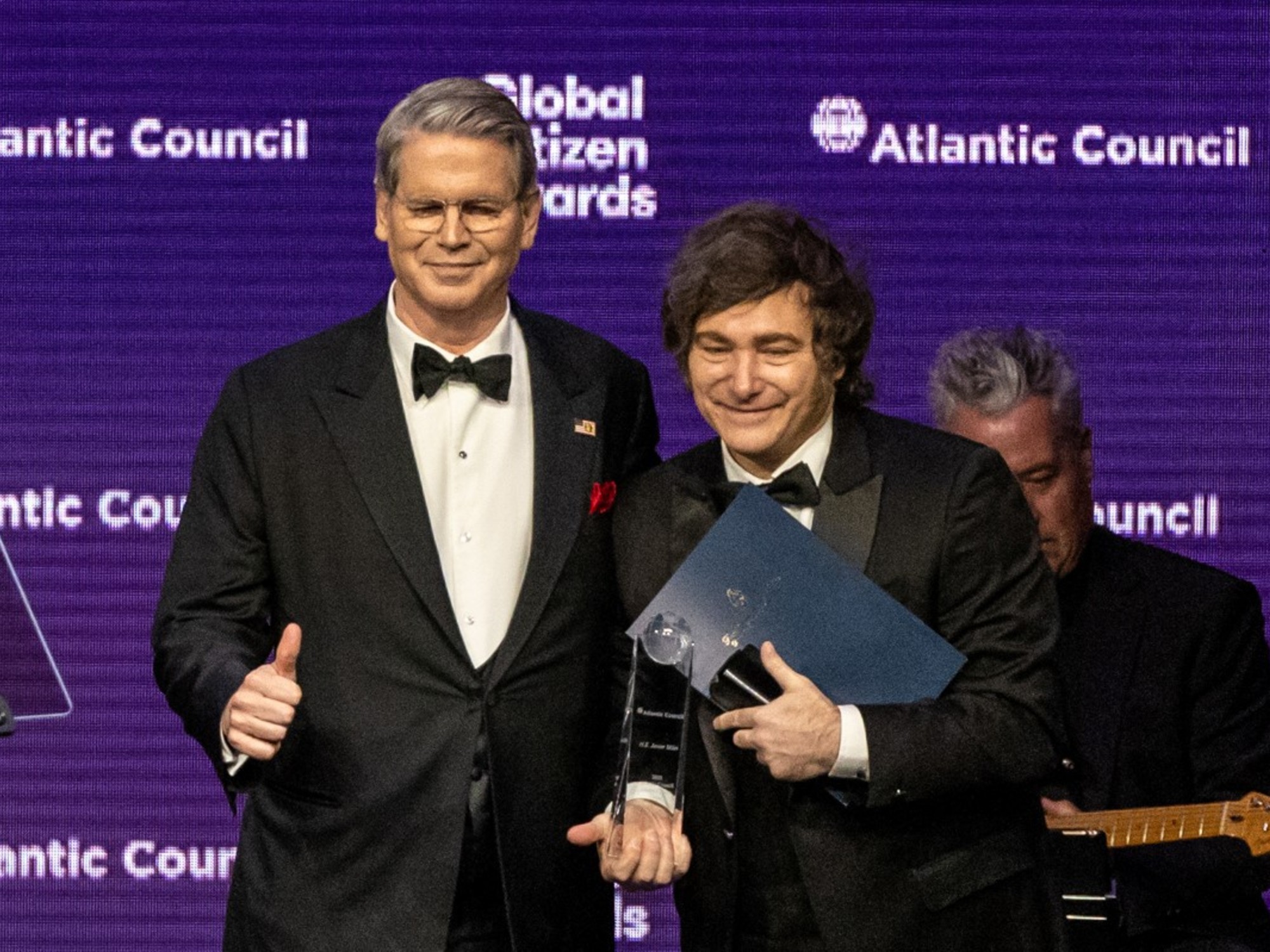 "Puede ganar cientos de millones por el rescate"