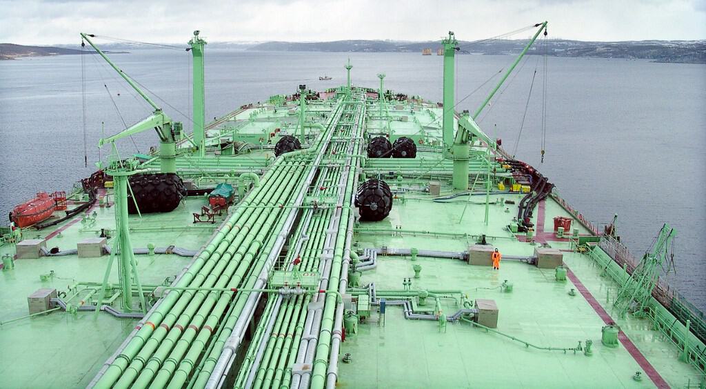 Shadow Tankers Thrive While U.S. Bombs Drug Boats in Caribbean Waters