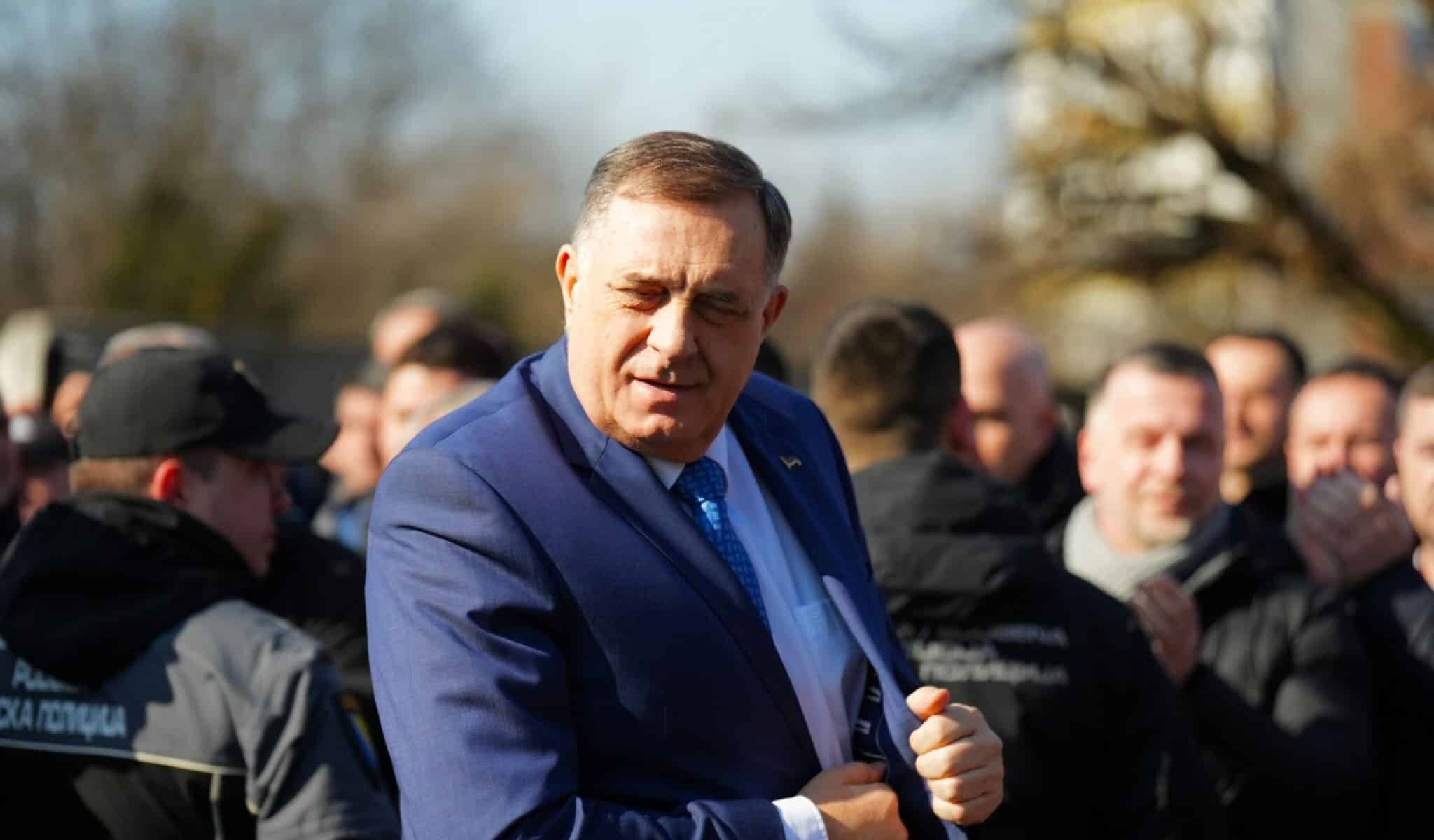 Shock and Delight: Bosnia Divided Over End to US Sanctions on Dodik