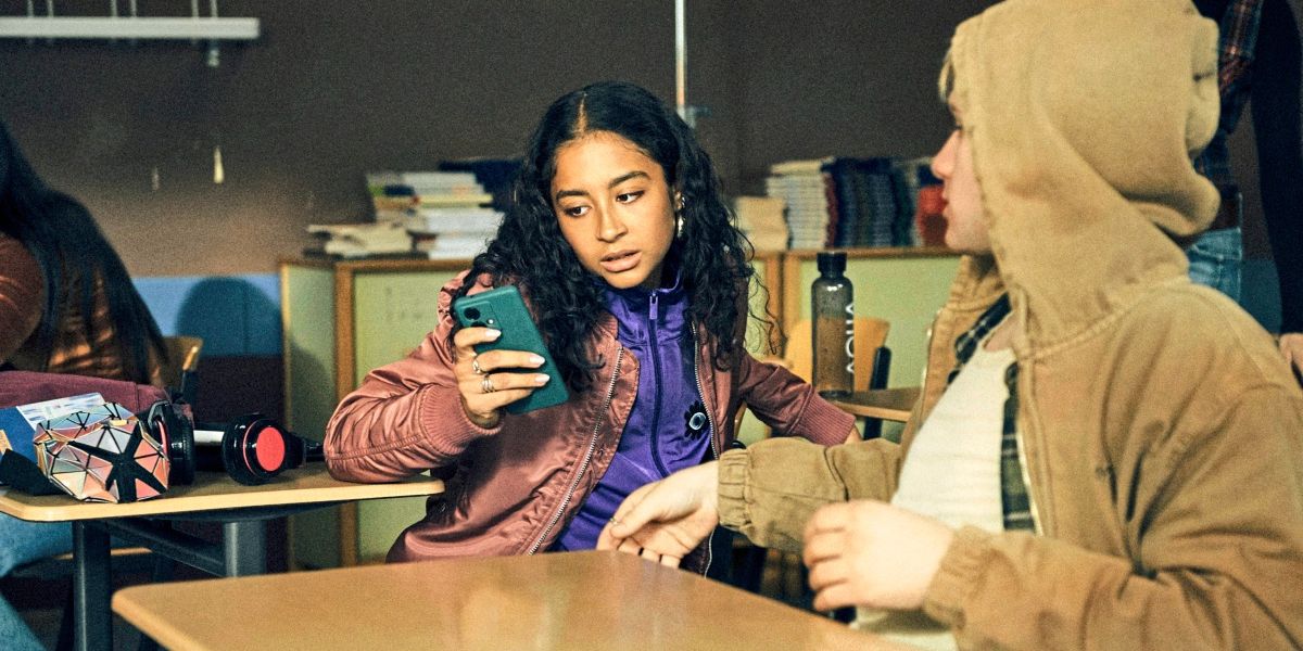 Sicher ist hier niemand: Gewalt, Mobbing, Erpressung in ARD-Serie "Schattenseite" - Serien