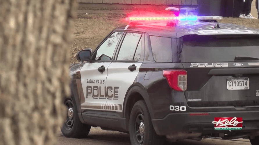 Sioux Falls man, woman arrested for stolen vehicle