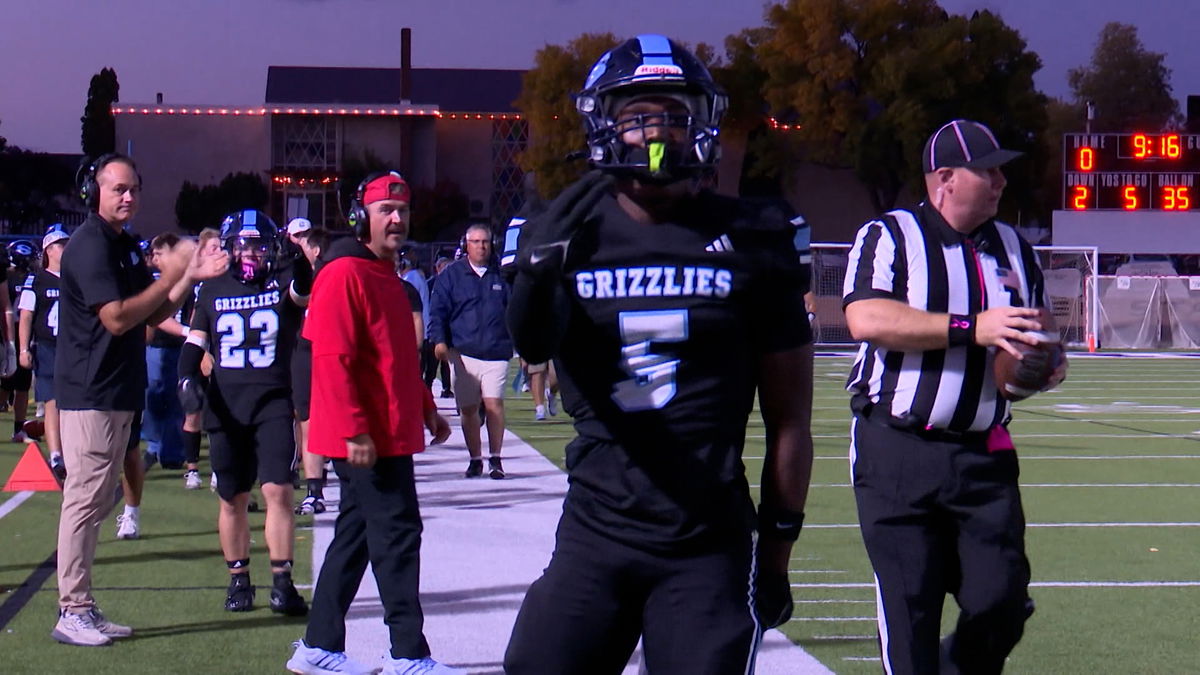 Skyline dominates Thunder Ridge in 'Berger Bowl' victory, 31-7 - LocalNews8.com