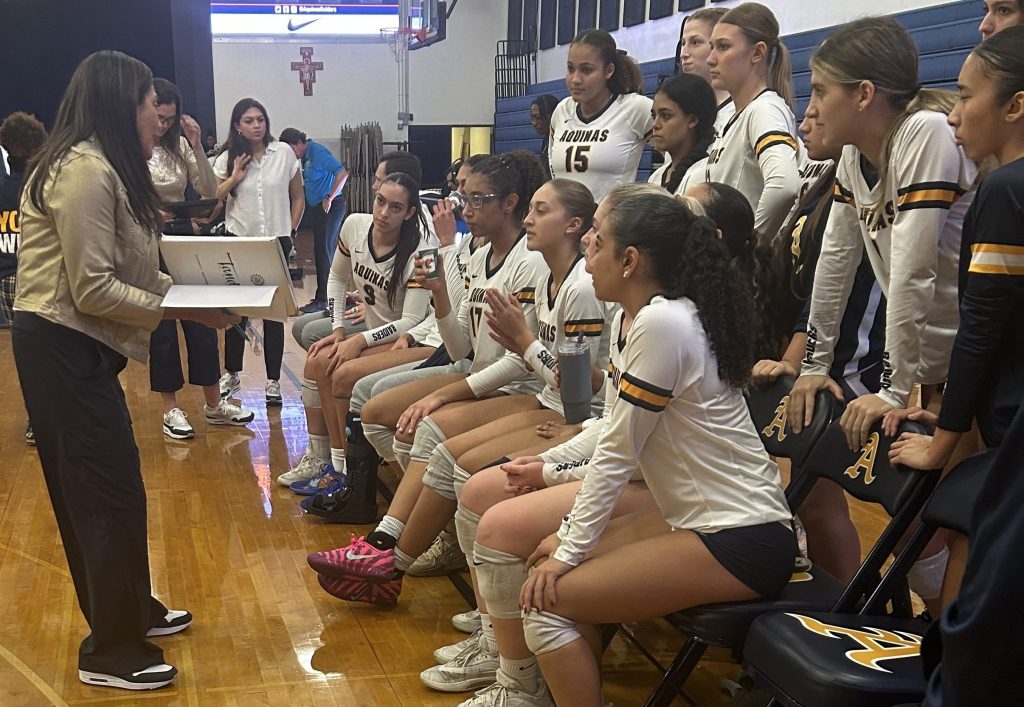 St. Thomas Aquinas girls volleyball breezes by West Boca, eyes three-peat