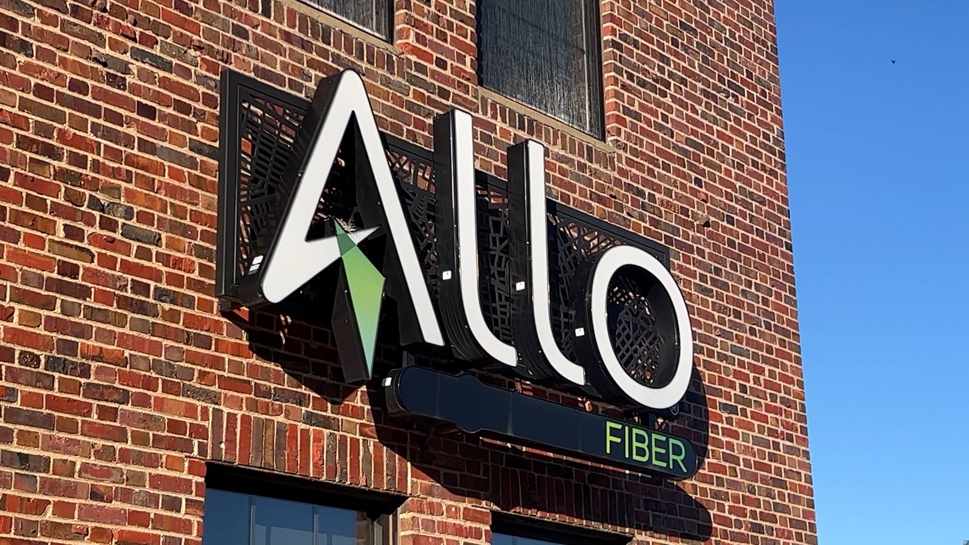 Students get free, city-wide WiFi under new ALLO partnership with Lincoln Public Schools