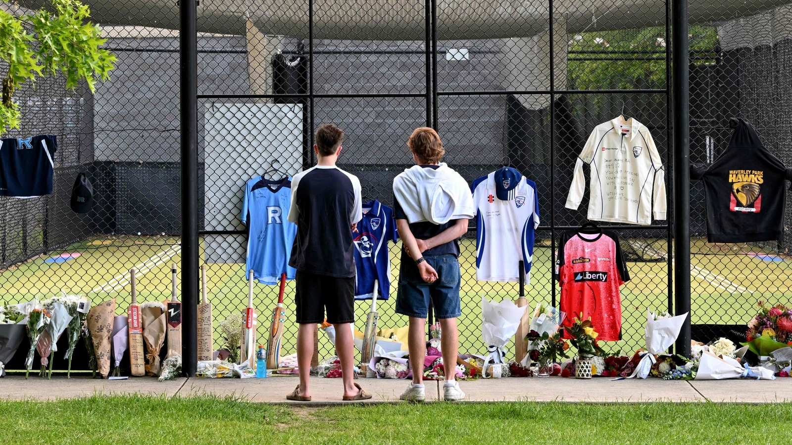 Teenage cricketer dies after ball strikes his neck during practice in Australia