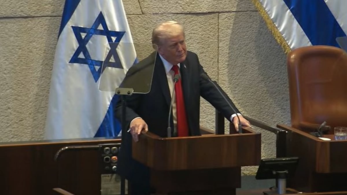 Two Israeli Lawmakers Disrupt Trump's Speech In Parliament With 'Recognise Palestine' Signs