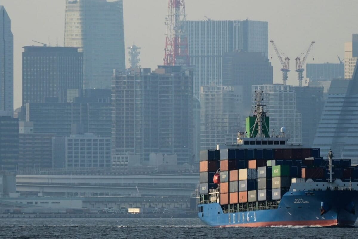 US blocks a global fee on shipping emissions as international meeting ends without new regulations