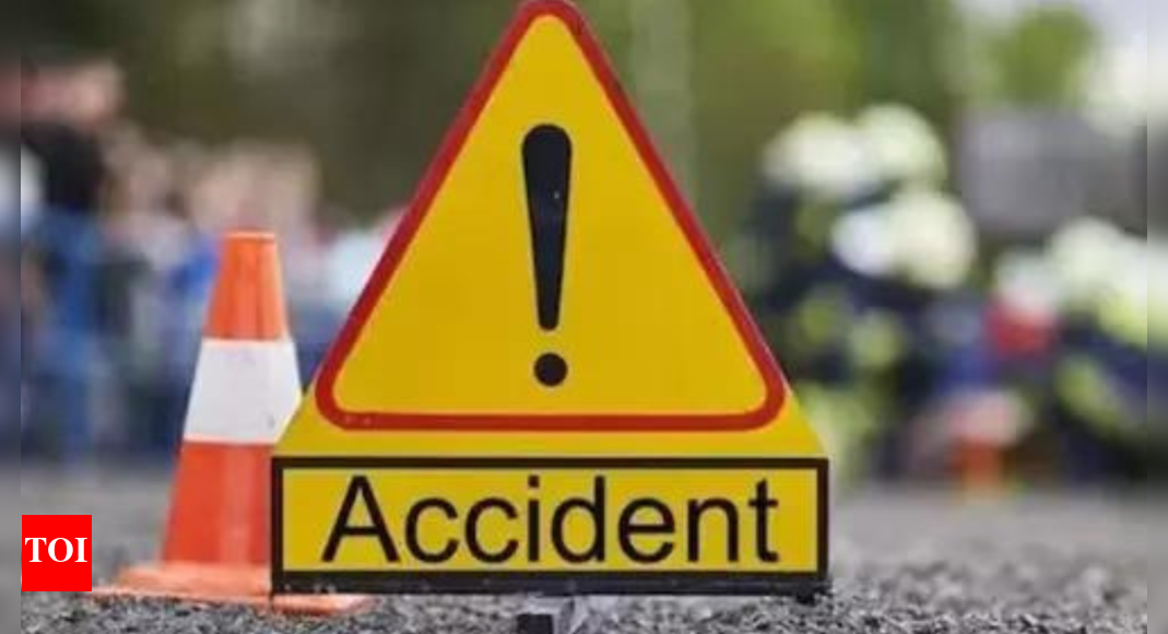 Uttar Pradesh: 4 youths from Prayagraj die as SUV plunges into pond; 5 others injured | Prayagraj News