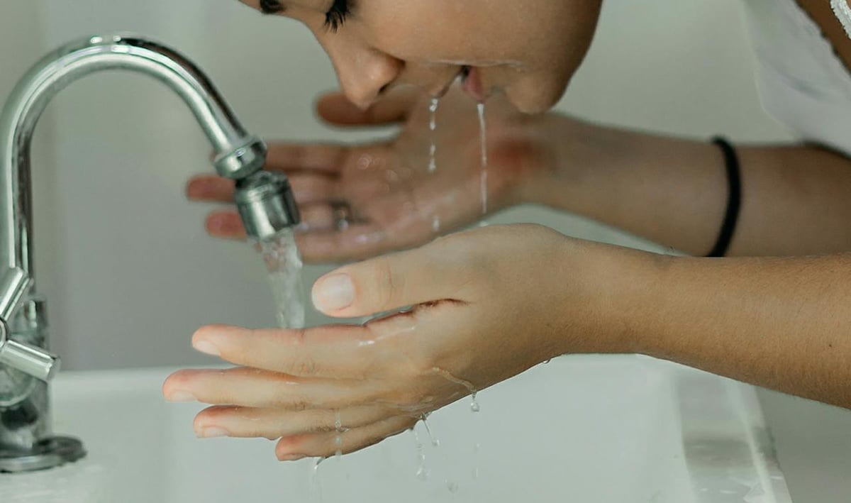 Vrouw neergestoken na ruzie om drinkwater