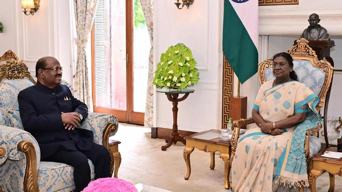 W.B. Governor meets President says law and order in the State is being strangulated