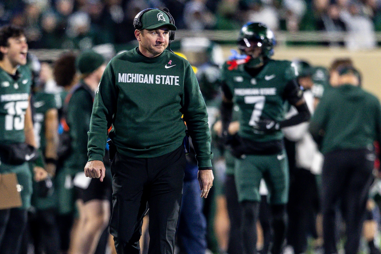 Why Jonathan Smith made two risky calls that crushed MSU’s comeback hopes against Michigan