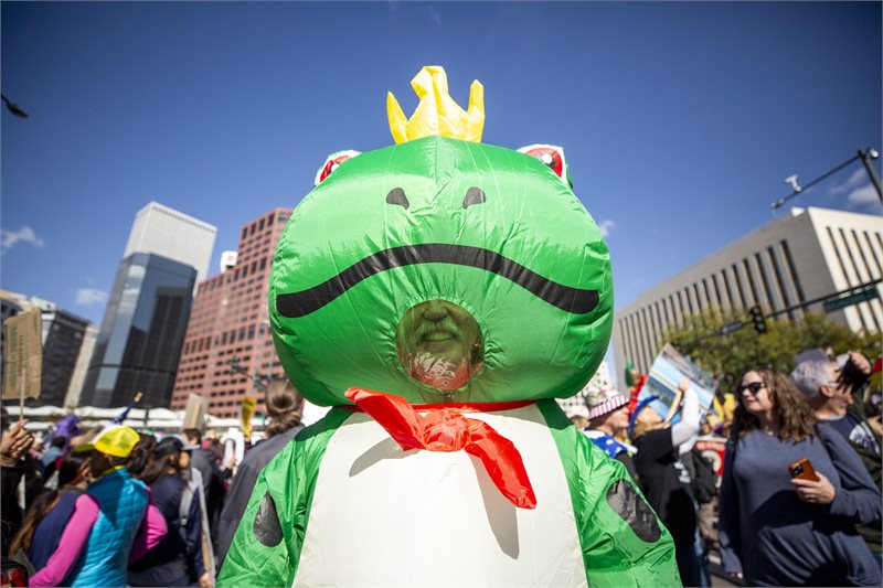 ‘No Kings’ protesters around Colorado take cue from Portland, showing out with inflatable costumes