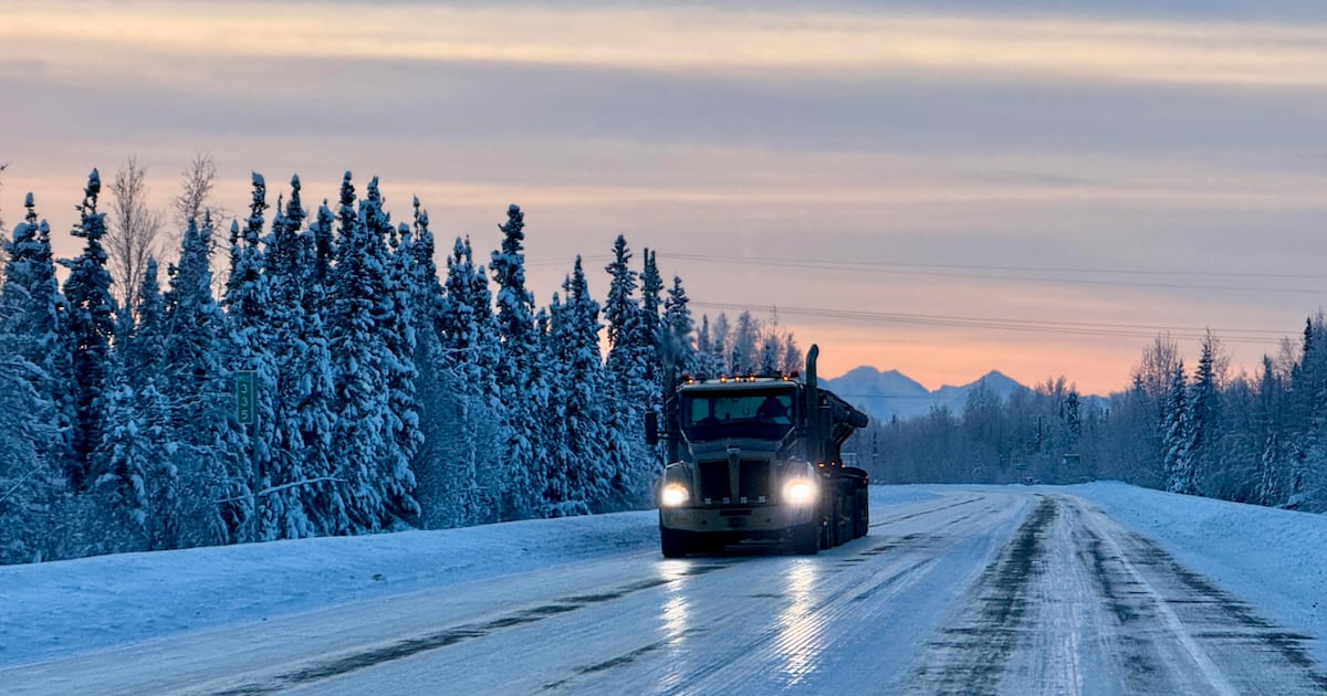 4 injured in back-to-back military convoy rollovers on icy Richardson Highway