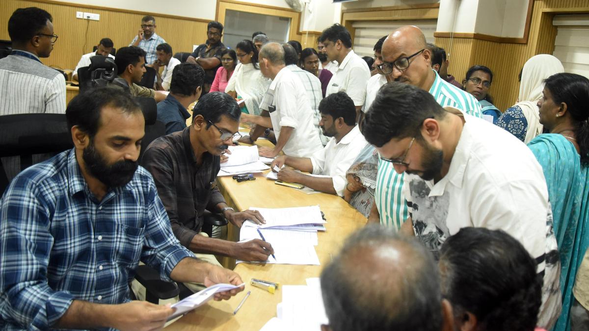 9,977 candidates file nominations in Kozhikode district